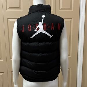NWT boys AIR JORDAN Jumpman puffer vest